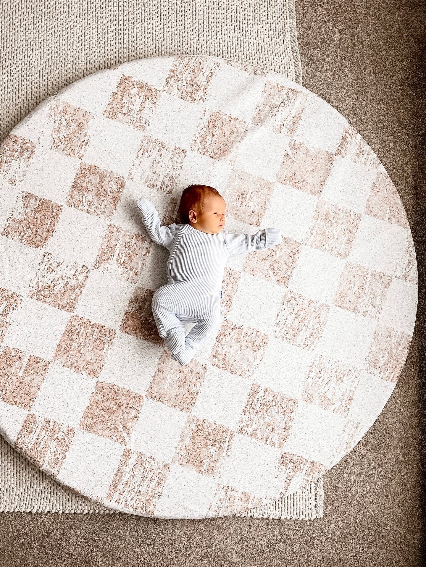 Round padded baby play sales mat